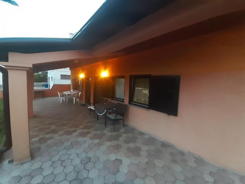 Apartmani Delas Pjescana Uvala Exterior photo