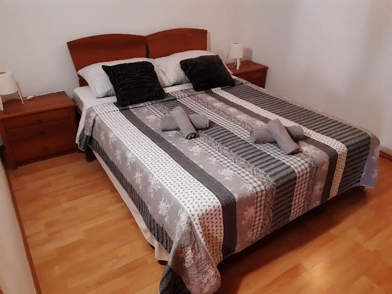 Apartmani Delas Pjescana Uvala Exterior photo